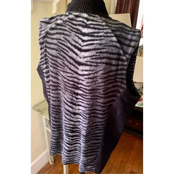 Jones NY Ladies Zip Up Vest - Picture 6 of 9